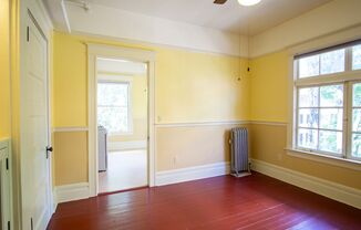 Spacious Turn-of-the-Century 1-Bedroom with Dishwasher, Gas Stove, Clawfoot Tub
