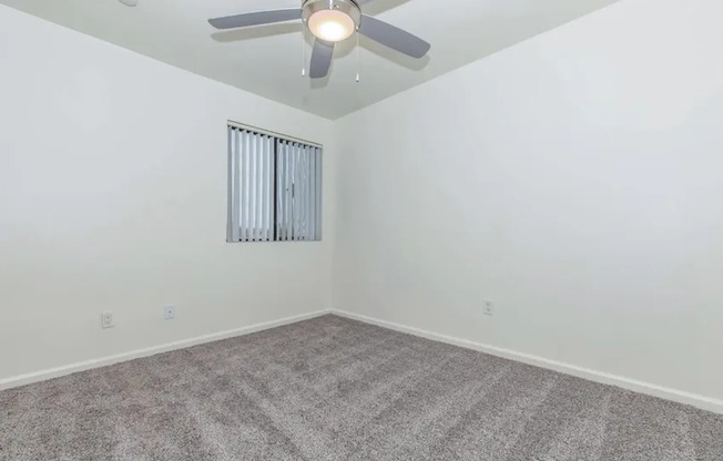 2 beds, 1 bath, 700 sqft, $1,025, Unit 297