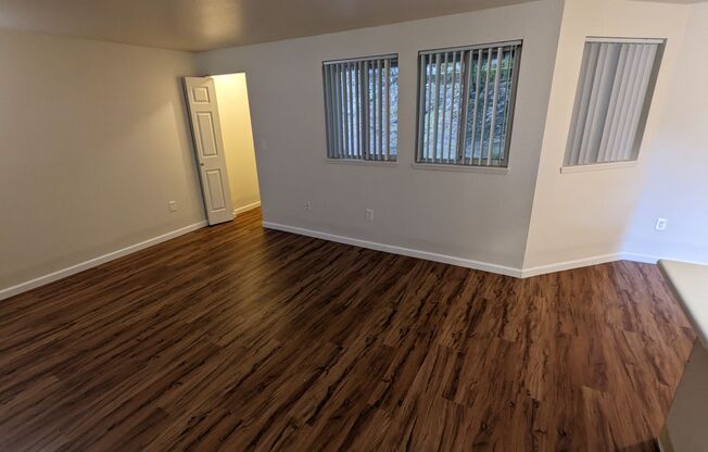 2 beds, 2 baths, 800 sqft, $1,495, Unit 4004