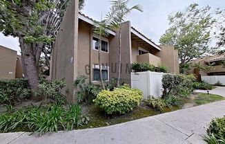 1st Floor 1 Bedroom Unit in South Coast Metro ~ Upgraded and Beautiful