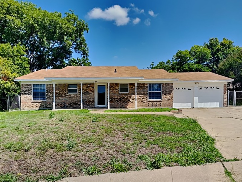 224 LAKEWAY CT