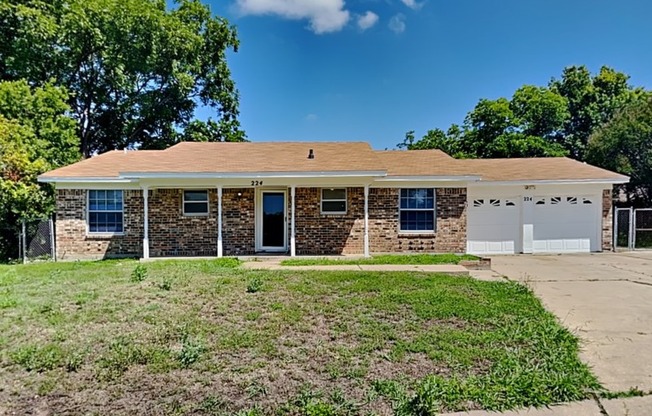224 LAKEWAY CT