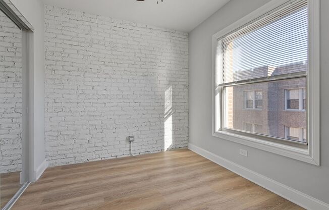 2 beds, 1 bath, 561 sqft, $2,100, Unit 1633-3L