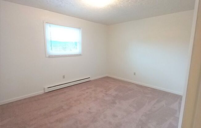 2 beds, 1 bath, 903 sqft, $1,170, Unit K-1