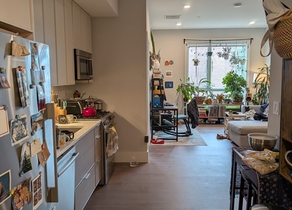 1 bed, 1 bath, 665 sqft, $2,700, Unit PH6