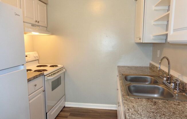 2 beds, 1 bath, 750 sqft, $1,150, Unit Unit 3