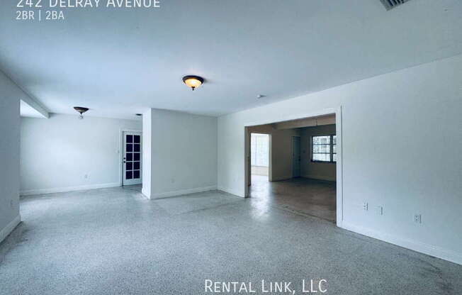 242 DELRAY AVE