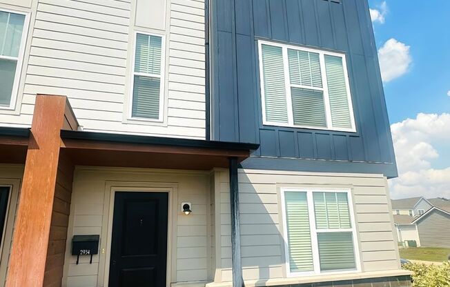 New 3 Bedroom, 3.5 Bath Townhouse available for Rent