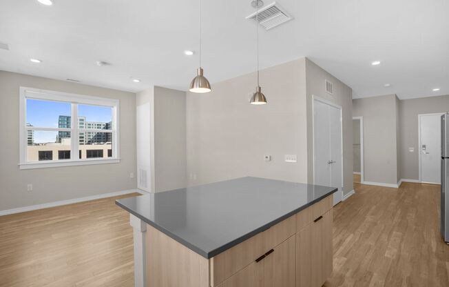 1 bed, 1 bath, 614 sqft, $2,240, Unit 637