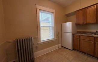 1 bed, 1 bath, 700 sqft, $899, Unit 502 Asbury Street Unit 12