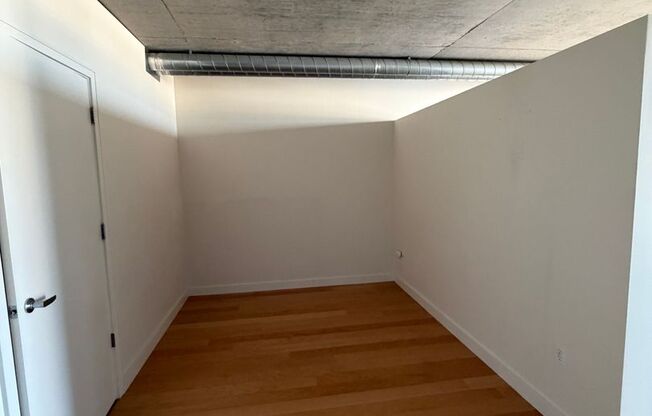 Studio, 1 bath, 700 sqft, $1,600, Unit CIV903