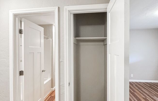 2 beds, 1 bath, 780 sqft, $1,200, Unit SC821