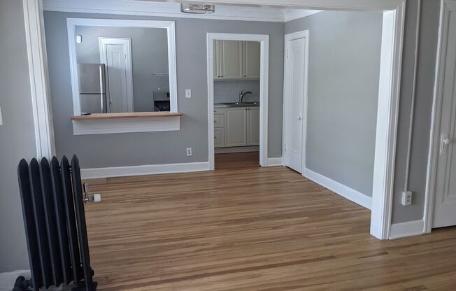 1 bed, 1 bath, 1,050 sqft, $1,195, Unit 131-133 East 46th St - 6