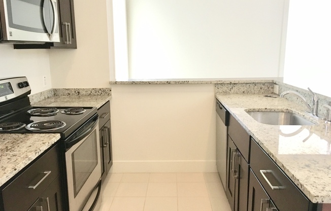 2 beds, 1 bath, 825 sqft, $1,350, Unit 116