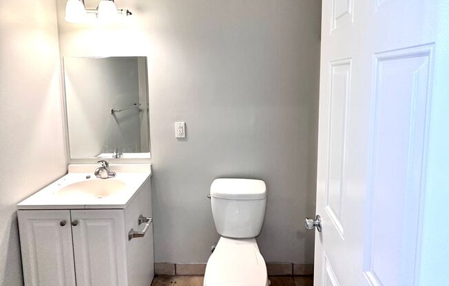 2 beds, 1 bath, 840 sqft, $2,095, Unit 247