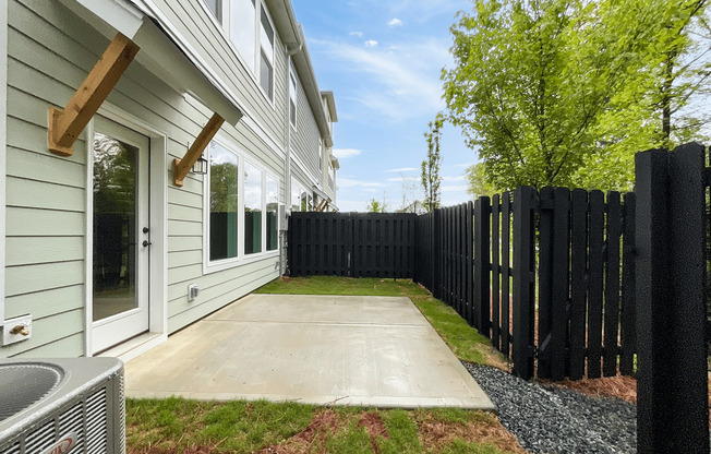 3 beds, 2.5 baths, $2,800