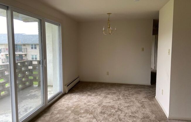 2 beds, 1 bath, 900 sqft, $1,525, Unit 128
