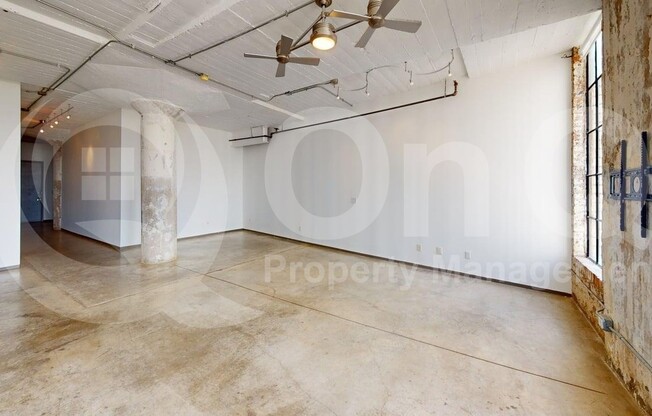 1 bed, 1 bath, 1,039 sqft, $1,649, Unit 911