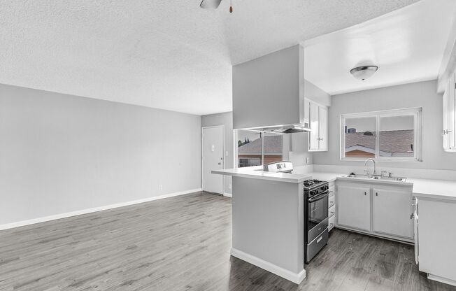 1 bed, 1 bath, $2,100, Unit 7