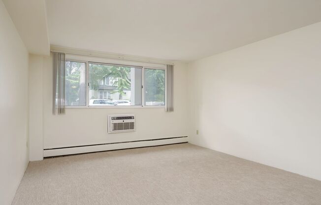 2 beds, 1 bath, 900 sqft, $1,349, Unit 104