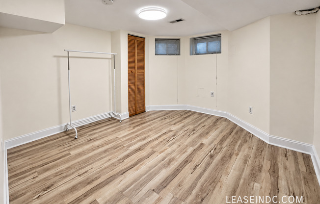 172 BRYANT ST NW