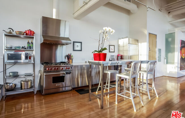 1 bed, 1.8 baths, 2,603 sqft, $9,500, Unit PH 9