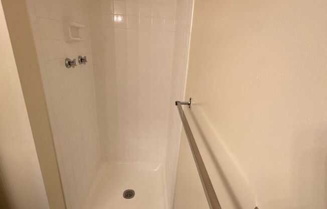 2 beds, 2 baths, 1,000 sqft, $2,150, Unit 14233 #304