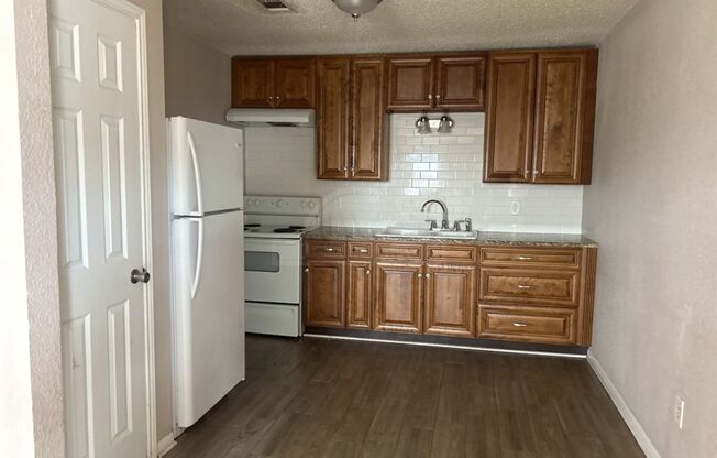 2 beds, 1 bath, $795, Unit 105 Reagan Ave W Unit 48