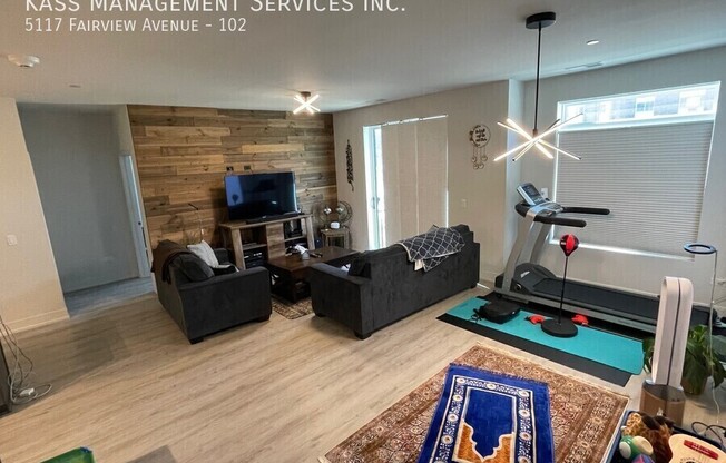 5117 FAIRVIEW AVE