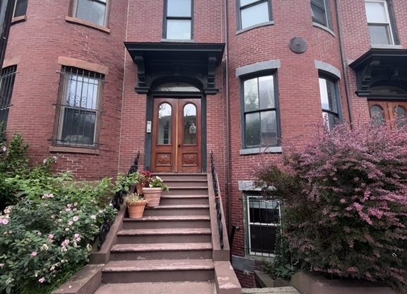 106 E BROOKLINE ST