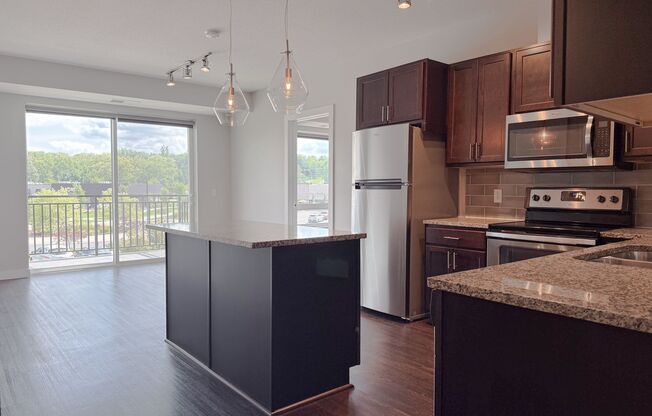 1 bed, 1 bath, 811 sqft, $1,775, Unit 839 - 202