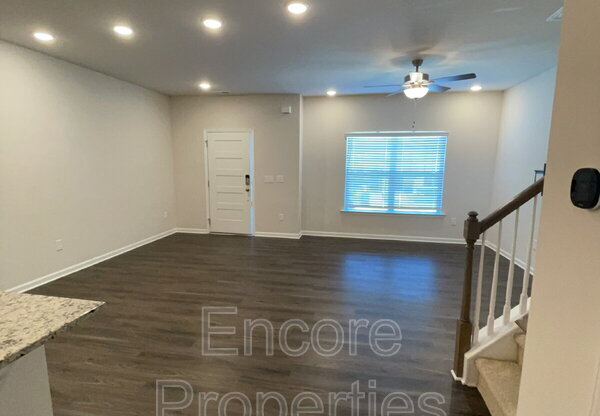 908 ROBBIE JACKSON LN