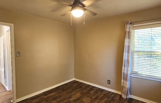 2 beds, 1 bath, $2,350