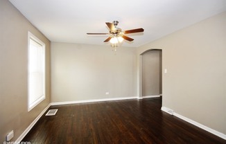 3 beds, 1 bath, $2,000