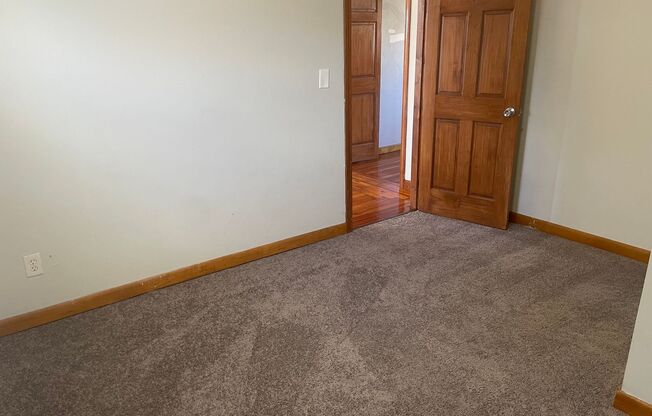 3 beds, 1 bath, $2,200