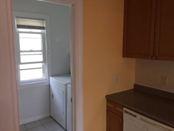 3 beds, 1 bath, 1,150 sqft, $1,995, Unit 3