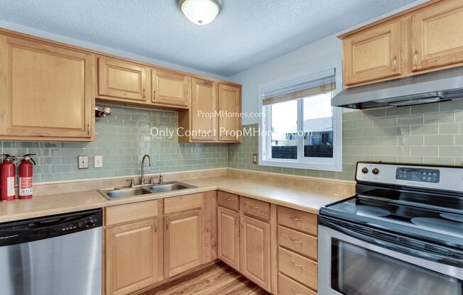 2 beds, 1 bath, $1,899