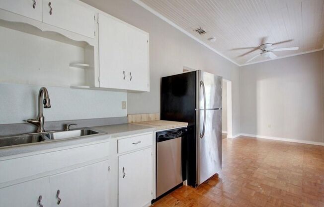 2 beds, 1 bath, $2,195, Unit Unit A