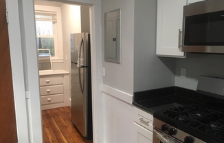 3 beds, 1 bath, 1,200 sqft, $3,300, Unit 3