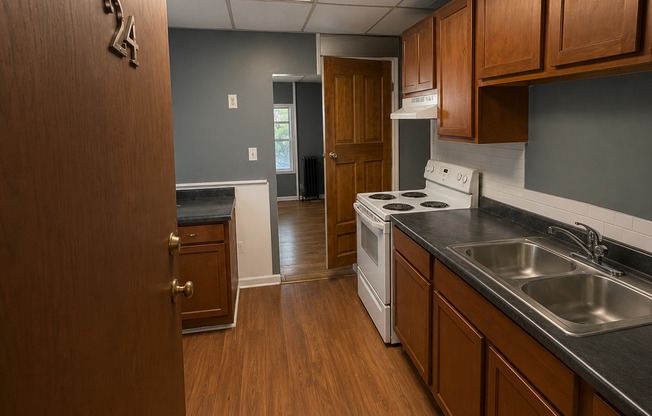 Studio and 1 Bedroom Apartments Available