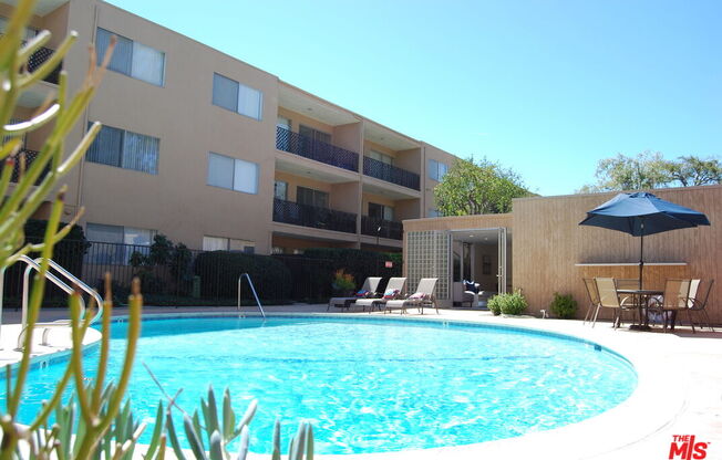 1 bed, , 750 sqft, $2,100, Unit 320