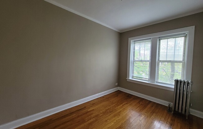 6647.5 North Greenview Ave.