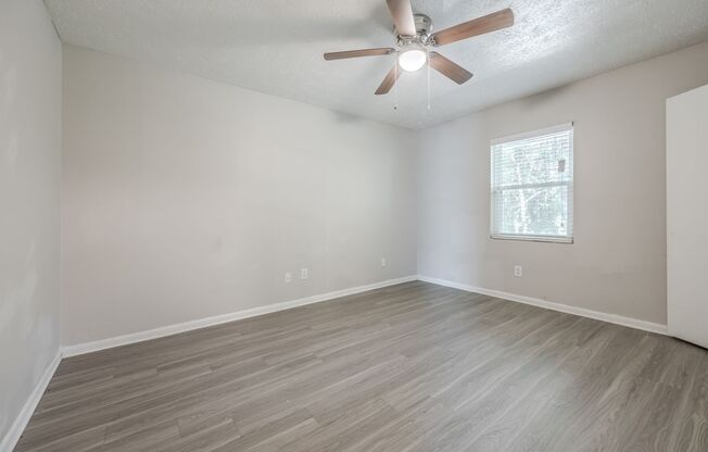 2 beds, 1 bath, 770 sqft, $1,100, Unit A4