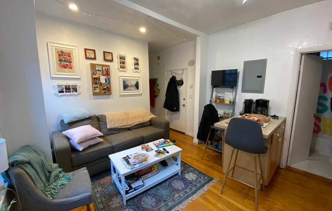 9 Charter St.