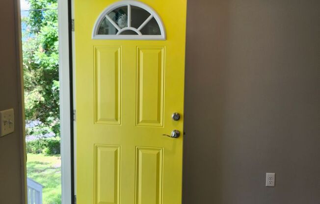2 bedroom 1 bath fully updated home in East Ridge, TN