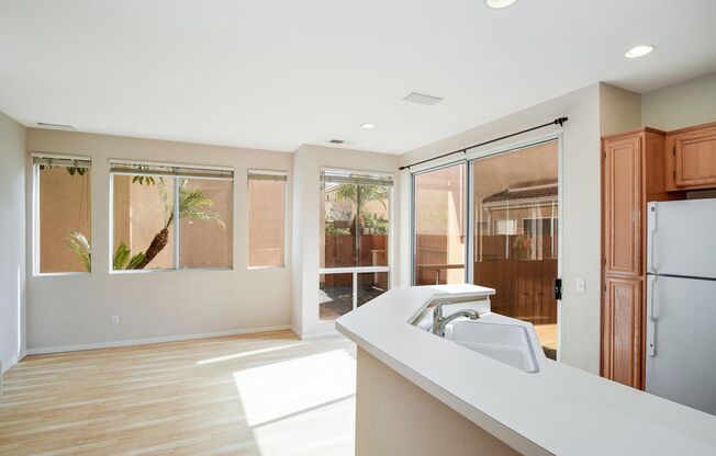 *Coming Soon* 3 bedroom 2.5 bathroom home for rent in Scripps Ranch