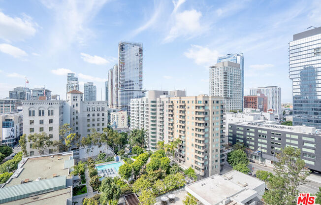 2 beds, 2 baths, 1,621 sqft, $4,800, Unit 1509