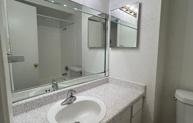 3 beds, 2 baths, 1,231 sqft, $1,515, Unit 1101