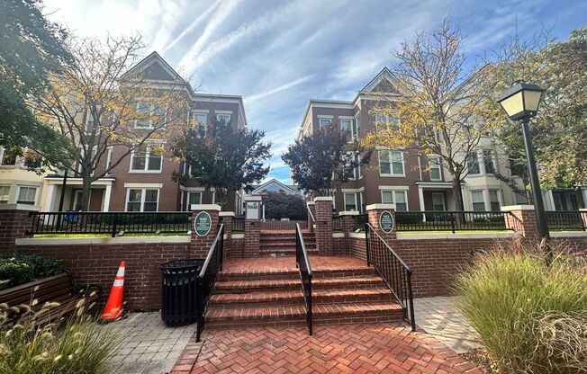 Alexandria/Old Town - 910 Powhatan St - $2,595.00