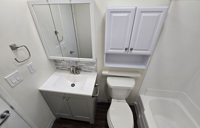 1 bed, 1 bath, 650 sqft, $2,098, Unit 301